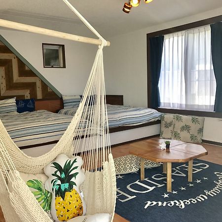 Pension Sea Shells Мотобу Экстерьер фото
