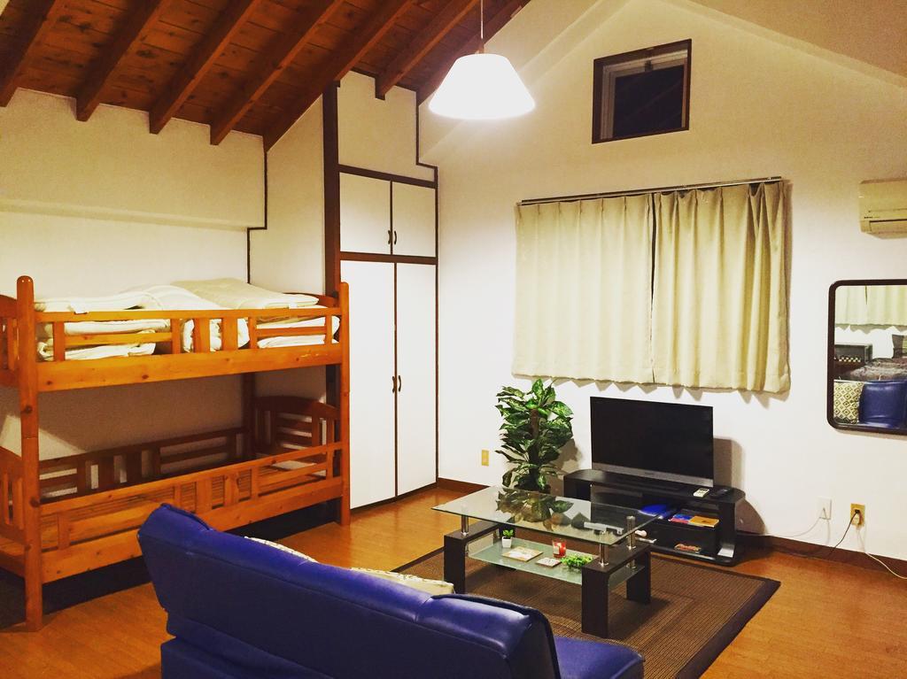 Pension Sea Shells Мотобу Экстерьер фото