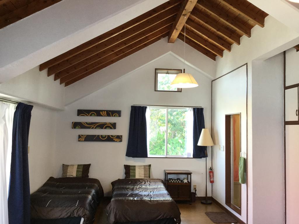 Pension Sea Shells Мотобу Экстерьер фото